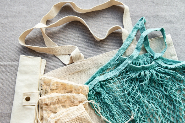 How To Pack Wet Swimsuits